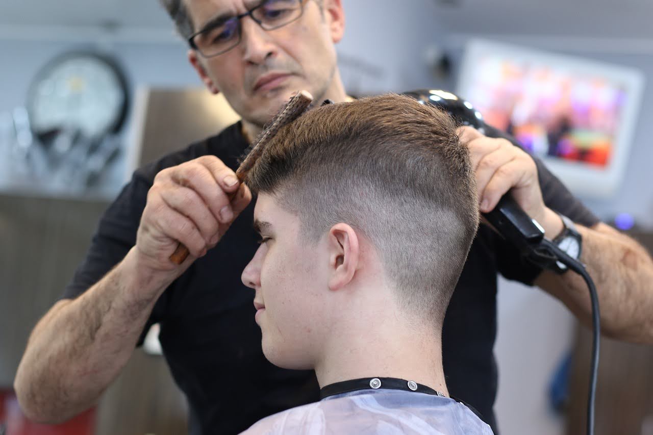 Hair Clipper Types & Tips to Choose The Right One - Modern Barber Supply