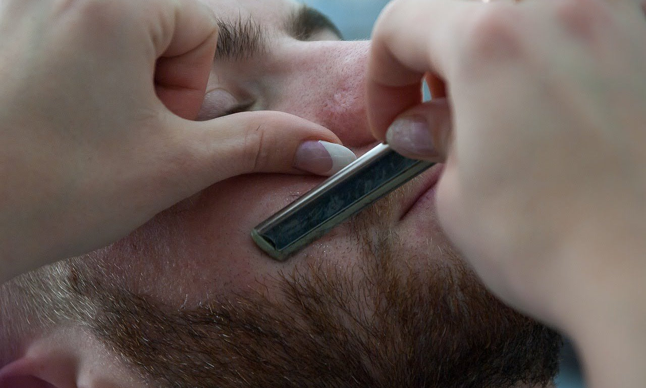 The Ultimate Buying Guide for the Best  Electric Shaver for Beginners - Modern Barber Supply