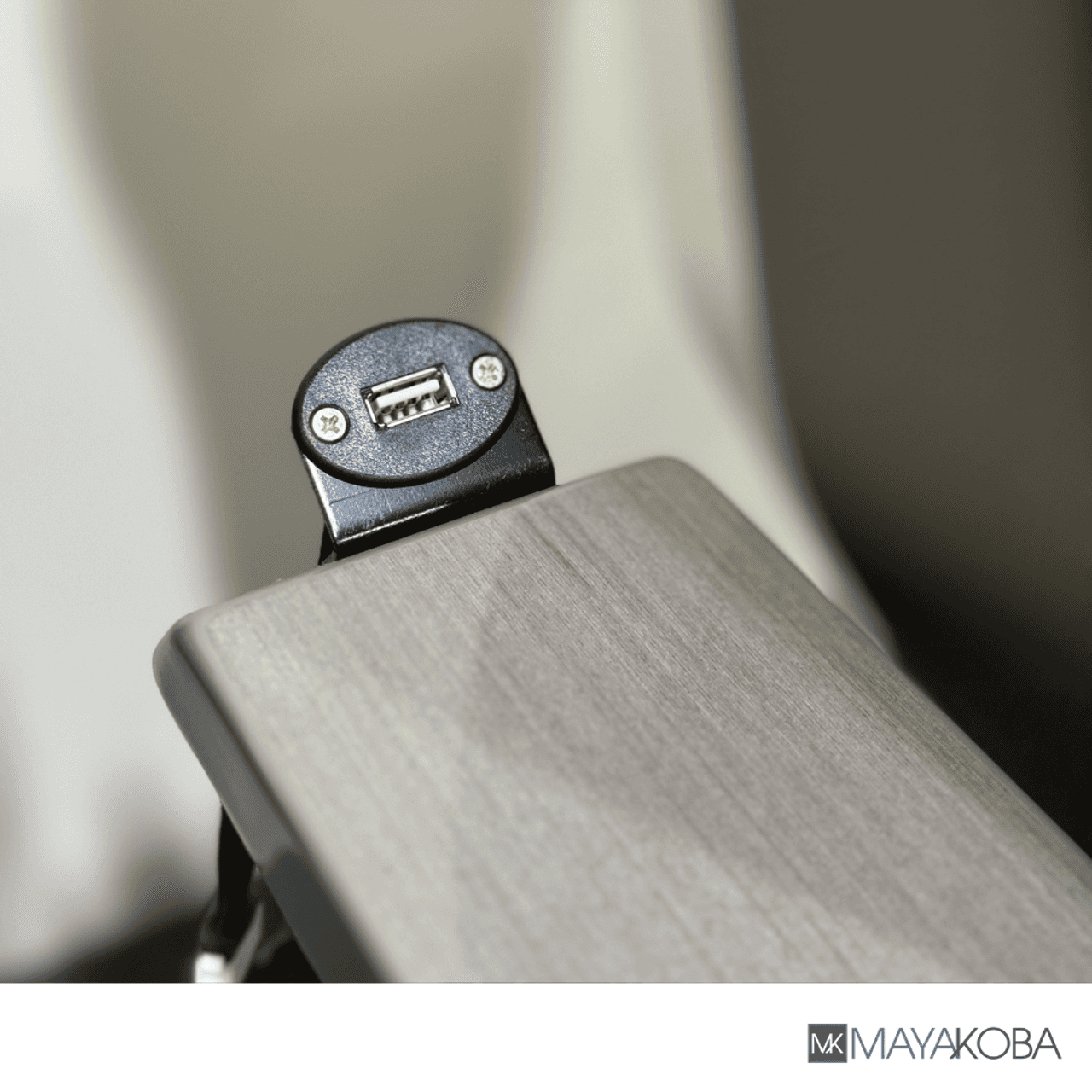 SHIATSULOGIC FX Massage Chair - USB Port Charging Set