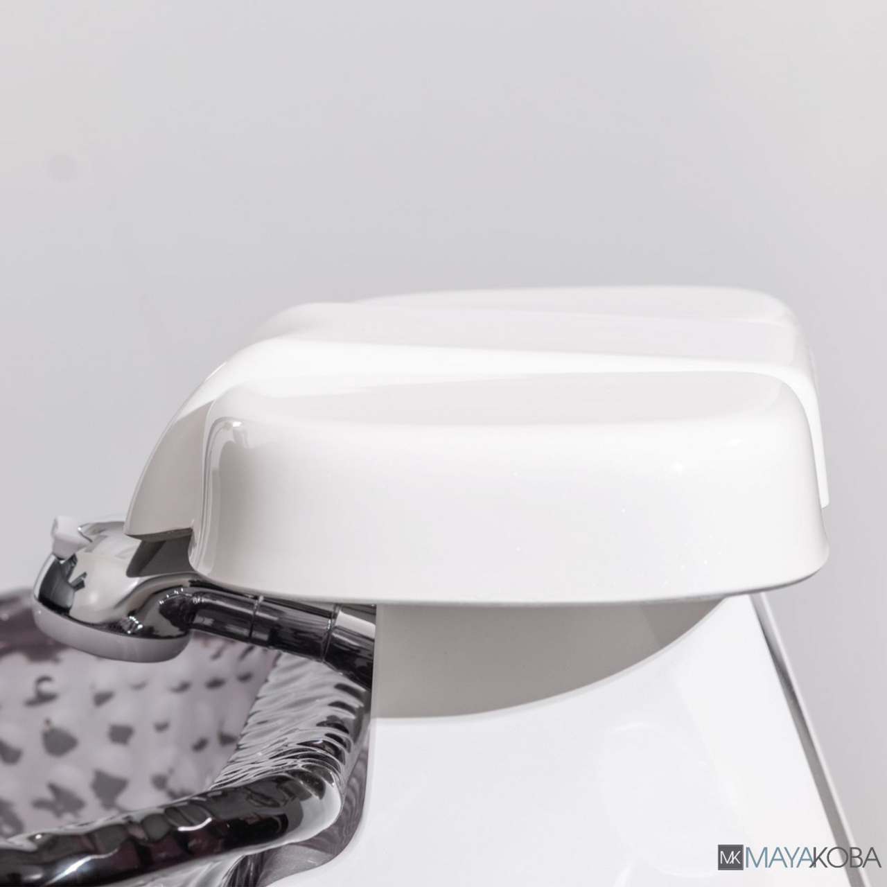 SERENITY Pedicure Spa with LX Chair Top by Mayakoba