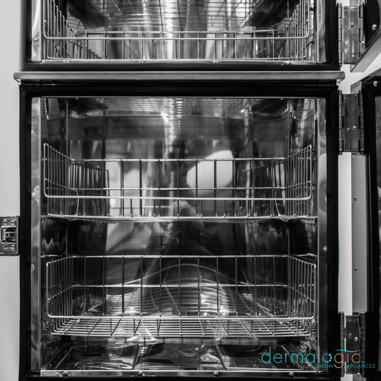 Dermalogic Towel Steamer 360 stainless steel cabinet detail